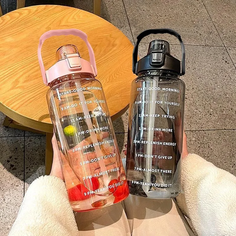 2L Large Water Bottle Portable - Sports Equipment Names avis et prix